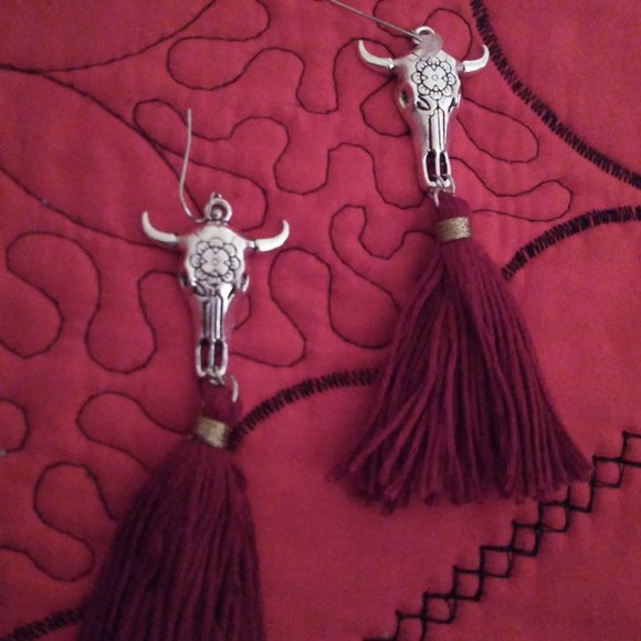 Tassel Earrings Burgundy - Picture 4 of 5